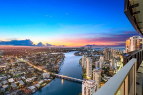 Converted 2 Bedroom Apartment - Hinterland View - No parking - Circle on Cavill - Self Contained, Privately Managed - Wow Stay
